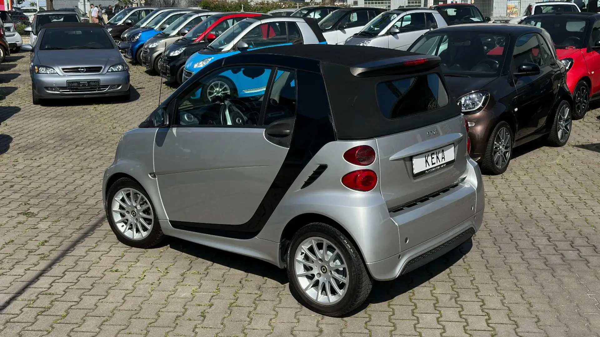 smart forTwo Cabrio TURBO Aut. SILVER BLACK EDITION! NAVI! Zilver - 2