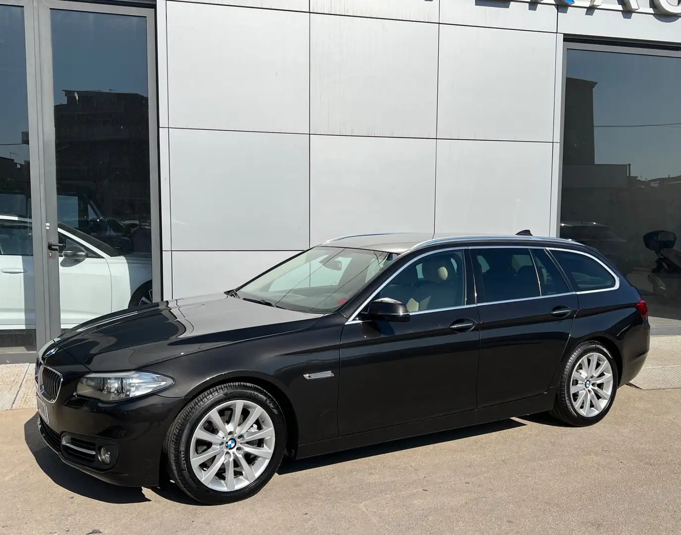 BMW 520 520d Touring Business 190cv auto Marrone - 1
