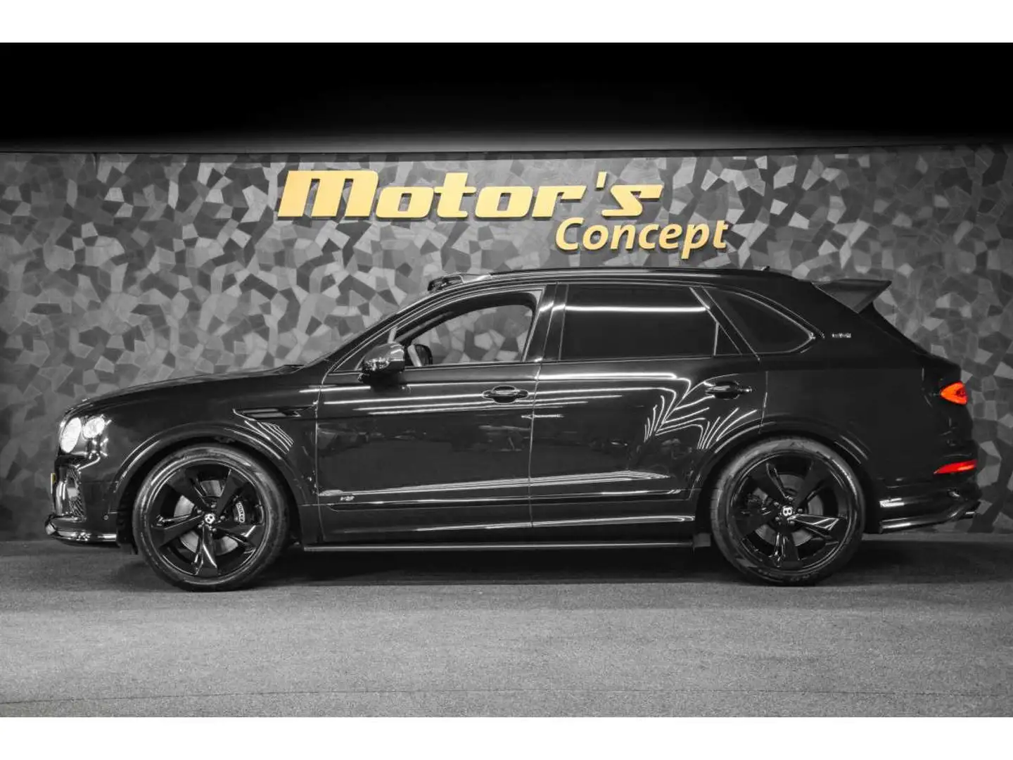 Bentley Bentayga FIRST EDITION V8 - STARTECH Zwart - 2