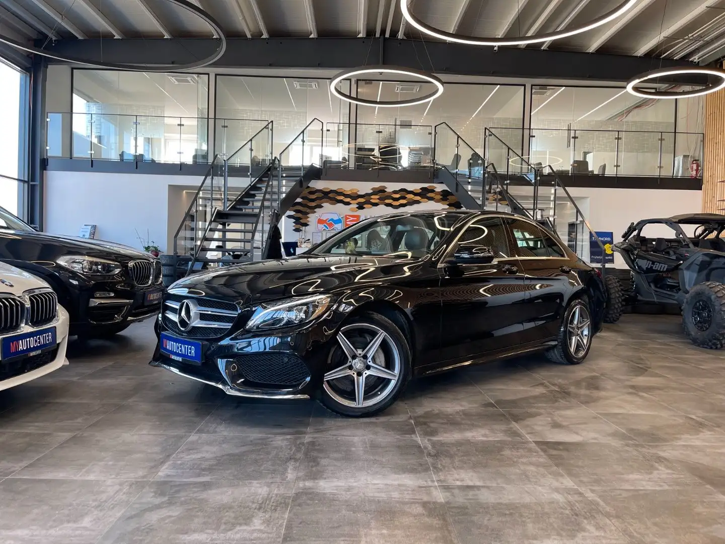Mercedes-Benz C 200 CGI *LED*NAVI*PDC*LEDER*AMG* Black - 1