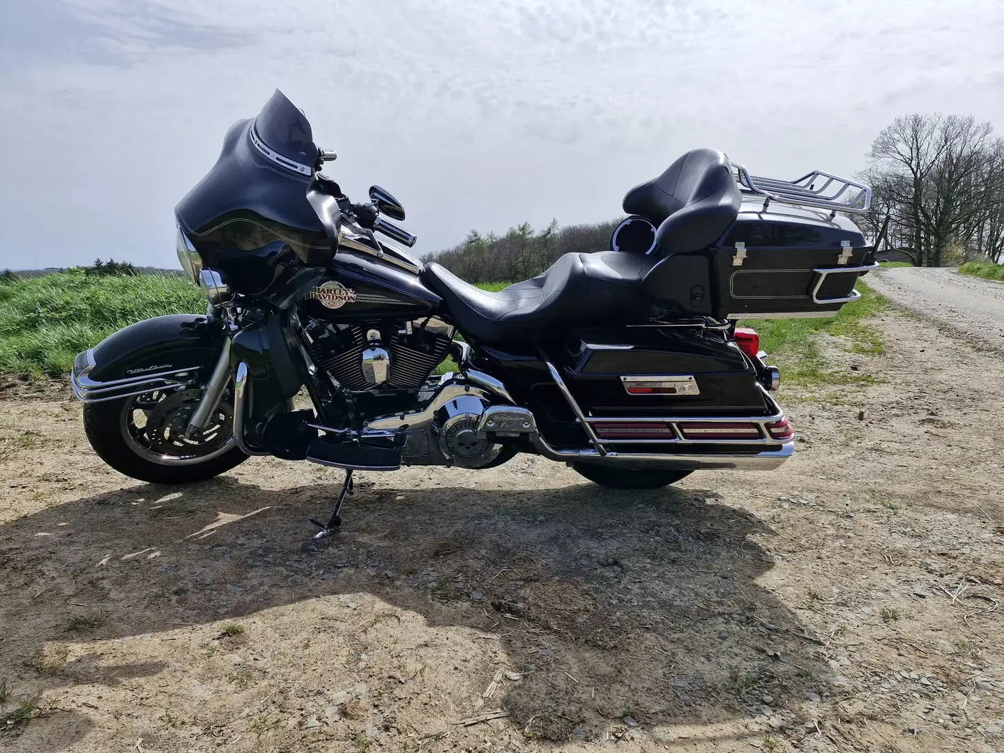 Harley-Davidson Electra Glide Ultra Classic Negru - 2
