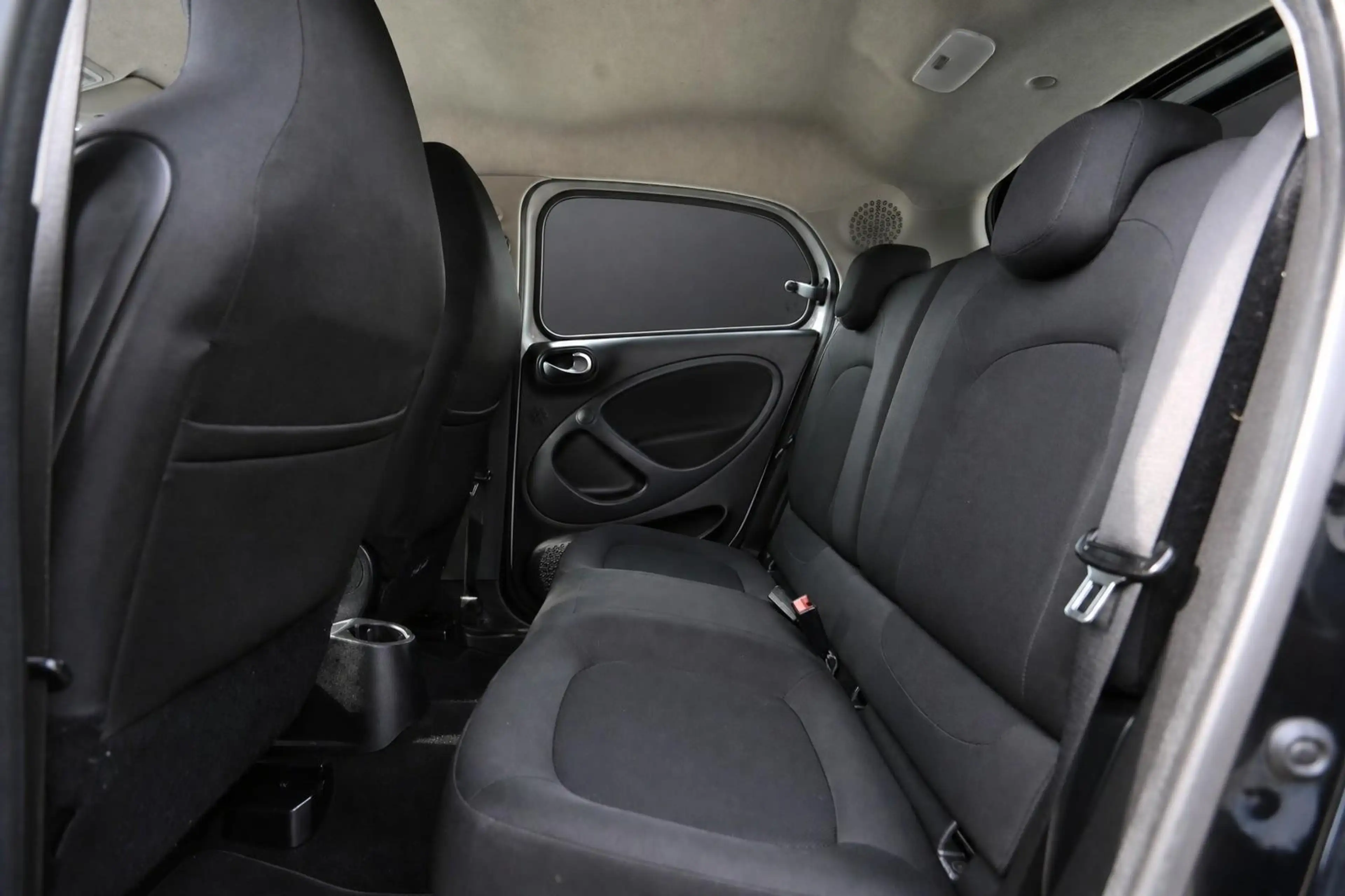 smart forFour PASSION*LED*TEMPOMAT*SITZH*PDC*AMBIENTE* — photo 11