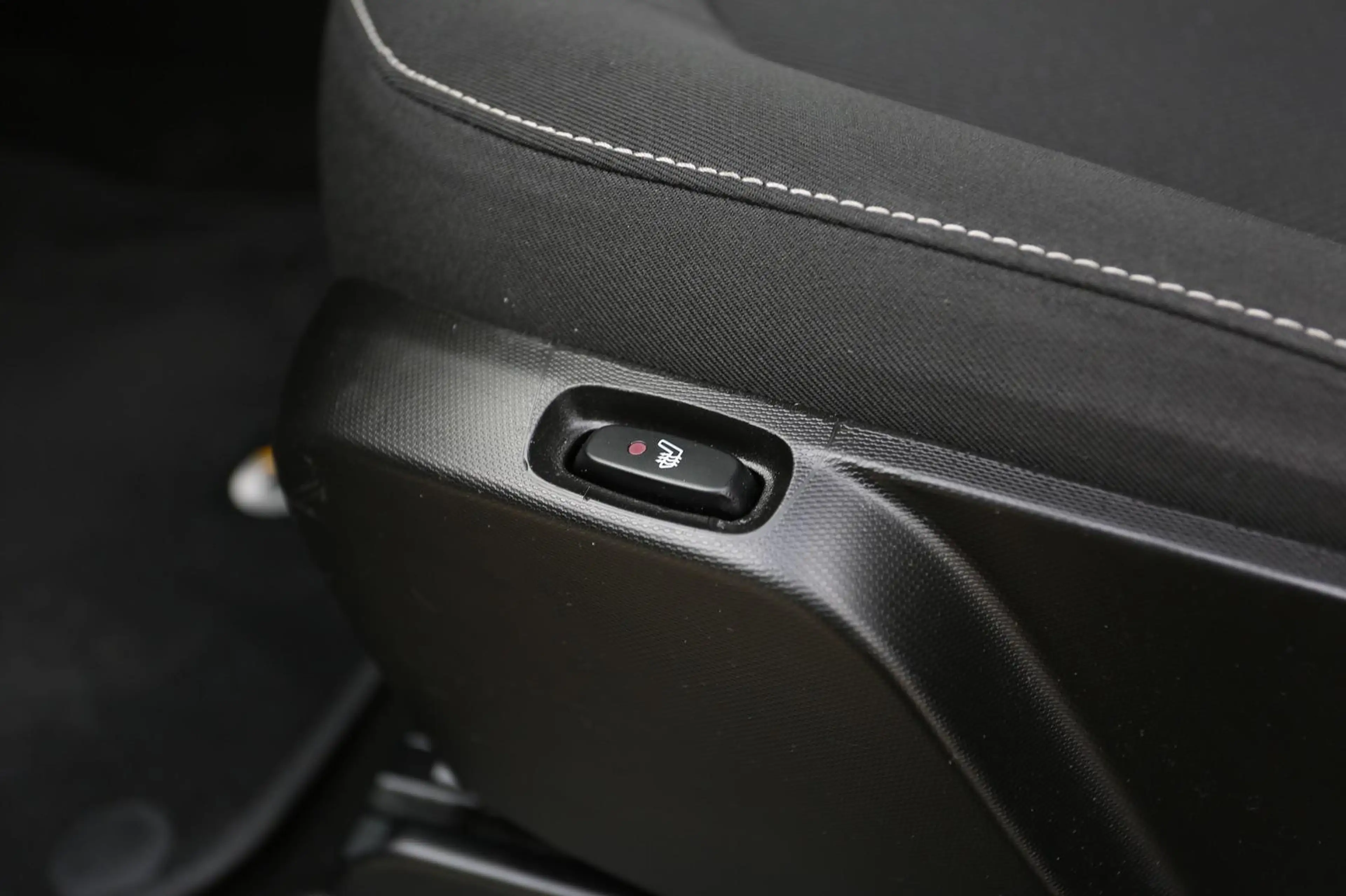 smart forFour PASSION*LED*TEMPOMAT*SITZH*PDC*AMBIENTE* — photo 14