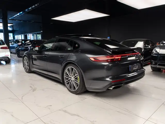 Porsche Panamera view 6
