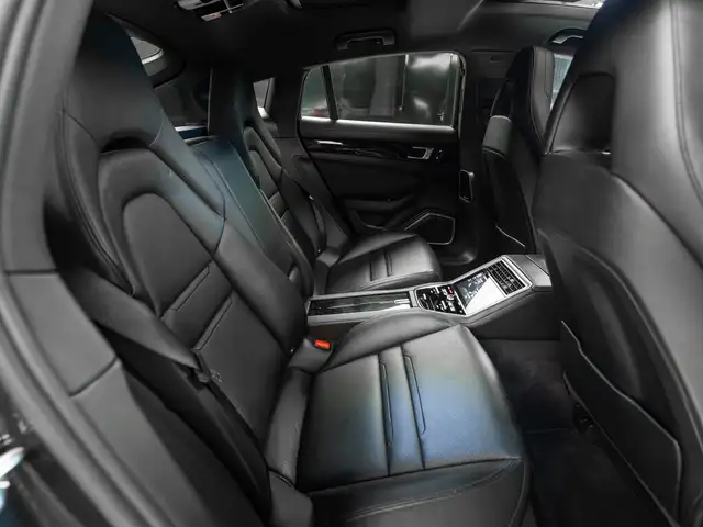 Porsche Panamera view 15