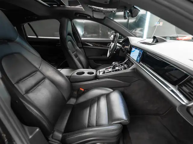 Porsche Panamera view 10