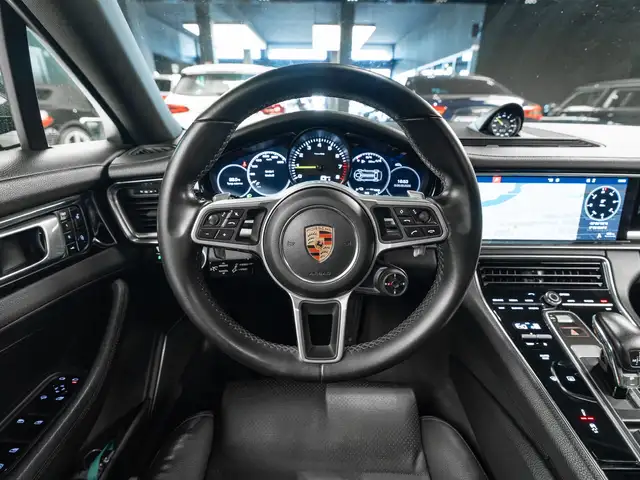 Porsche Panamera view 8