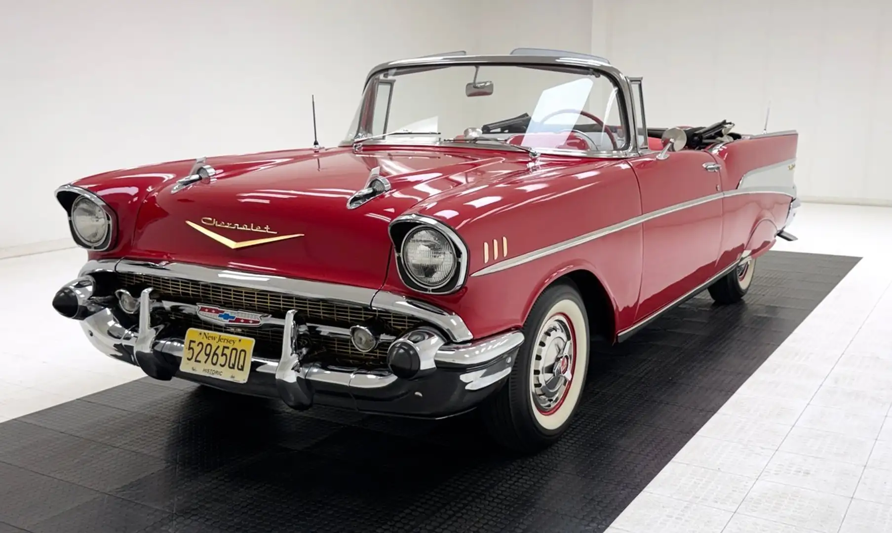 Chevrolet Bel Air Convertible Rot - 2