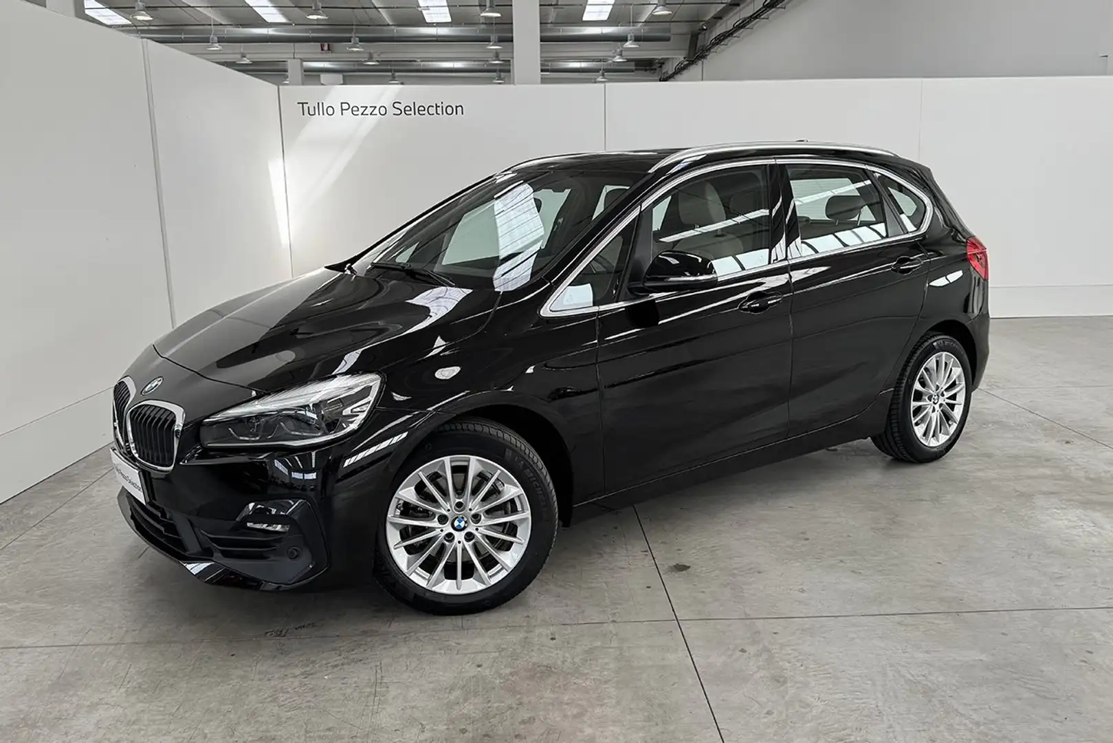 BMW 218 218d Active Tourer Luxury auto Noir - 1