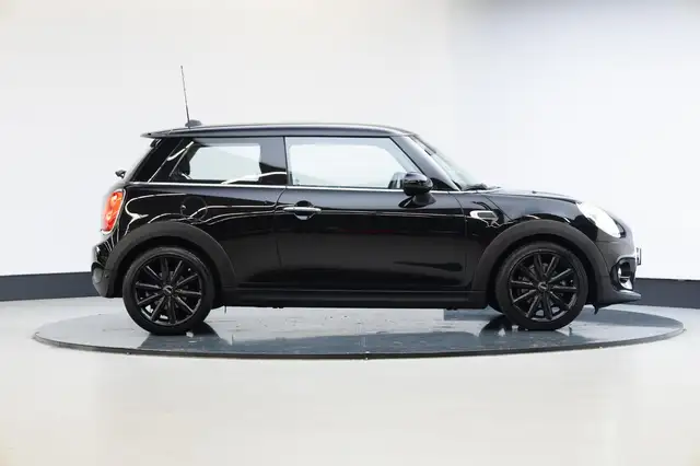 Mini Hatch view 26