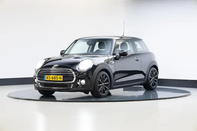 Mini Hatch view 22