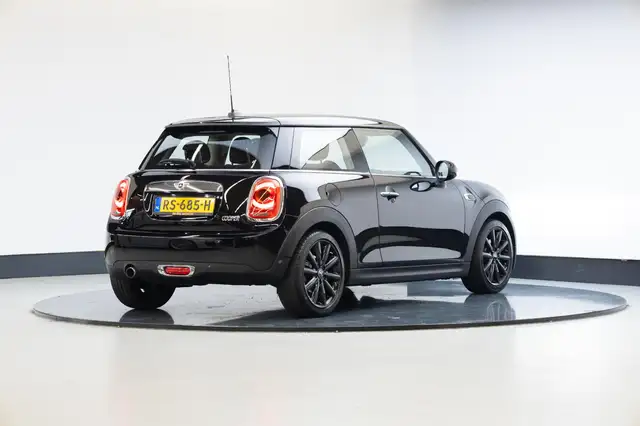 Mini Hatch view 25