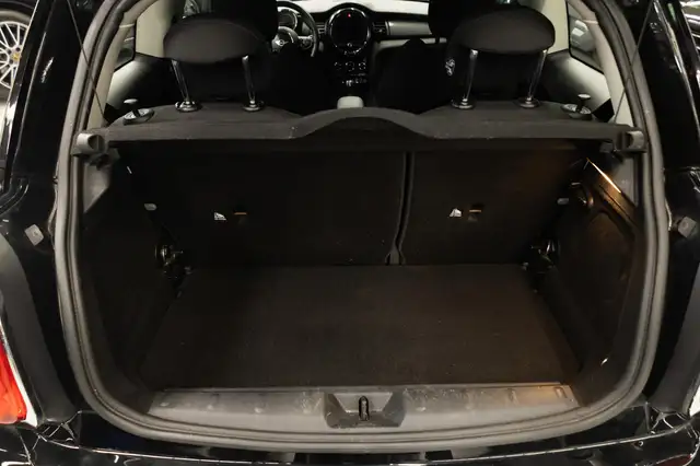 Mini Hatch view 19