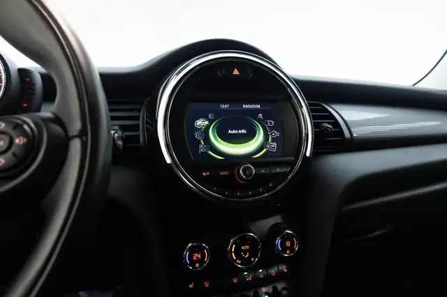 Mini Hatch view 13