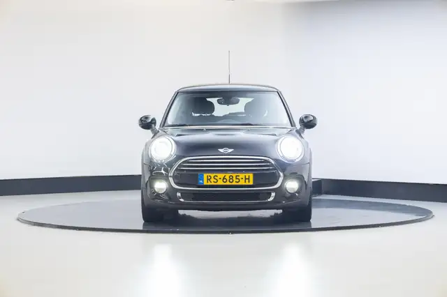 Mini Hatch view 21