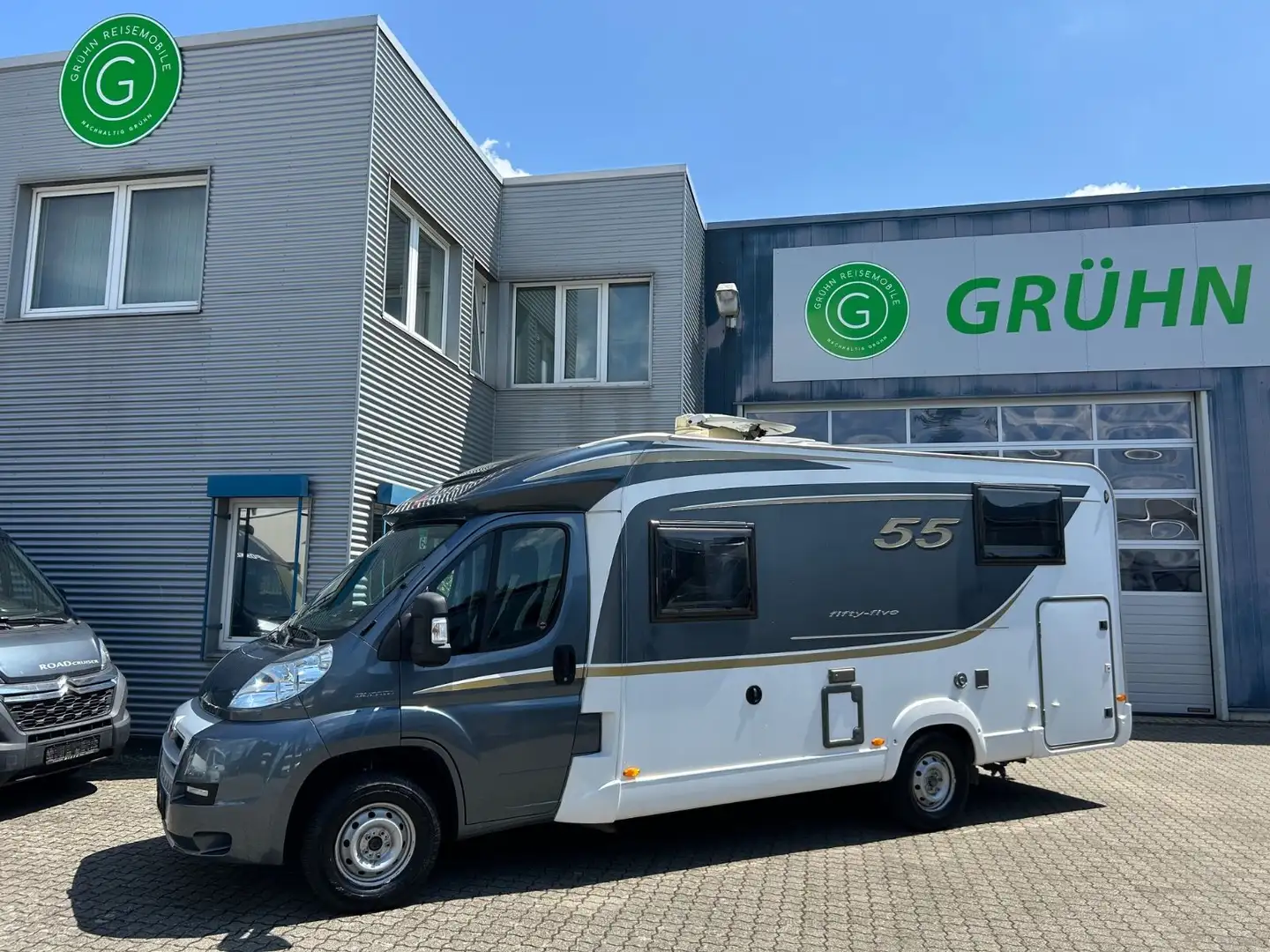 Bürstner Nexxo T 690 G Fifty-Five /148PS /2xKlima /TV+SAT Blauw - 1