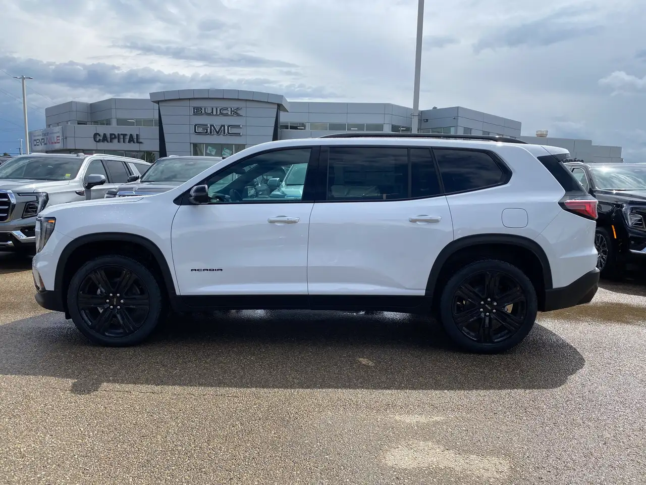 GMC Acadia снимка GMC Acadia