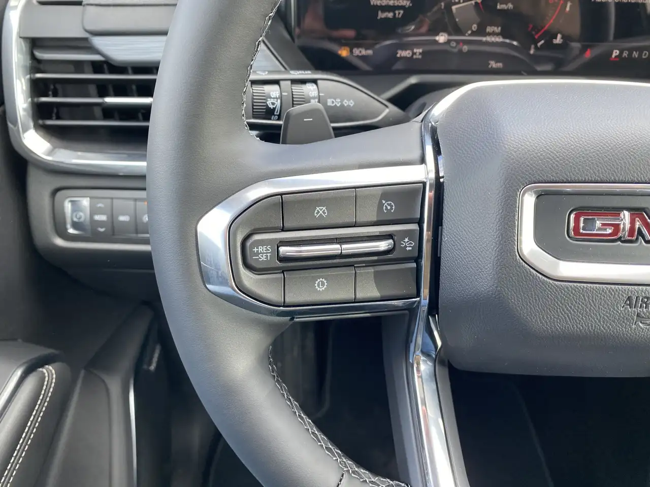 GMC Acadia снимка GMC Acadia