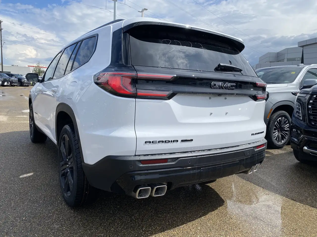 GMC Acadia снимка GMC Acadia