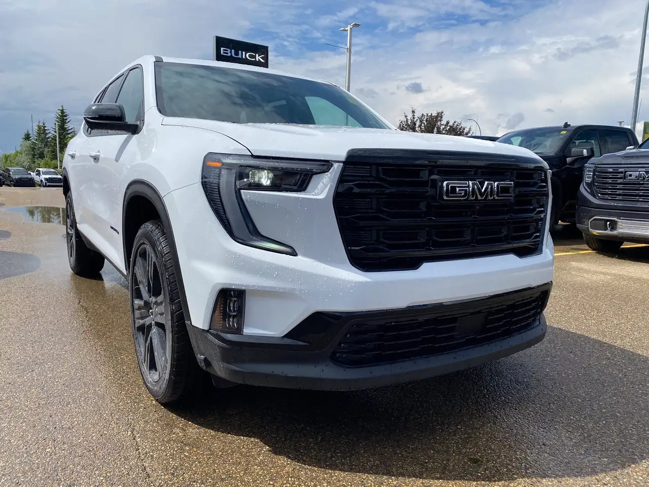 GMC Acadia снимка GMC Acadia