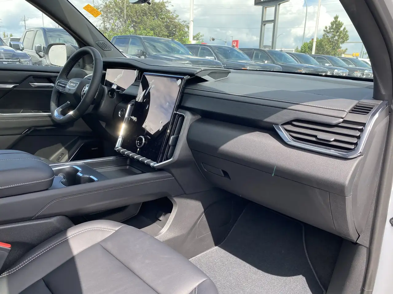 GMC Acadia снимка GMC Acadia