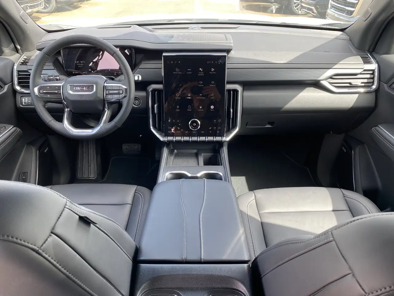 GMC Acadia снимка GMC Acadia