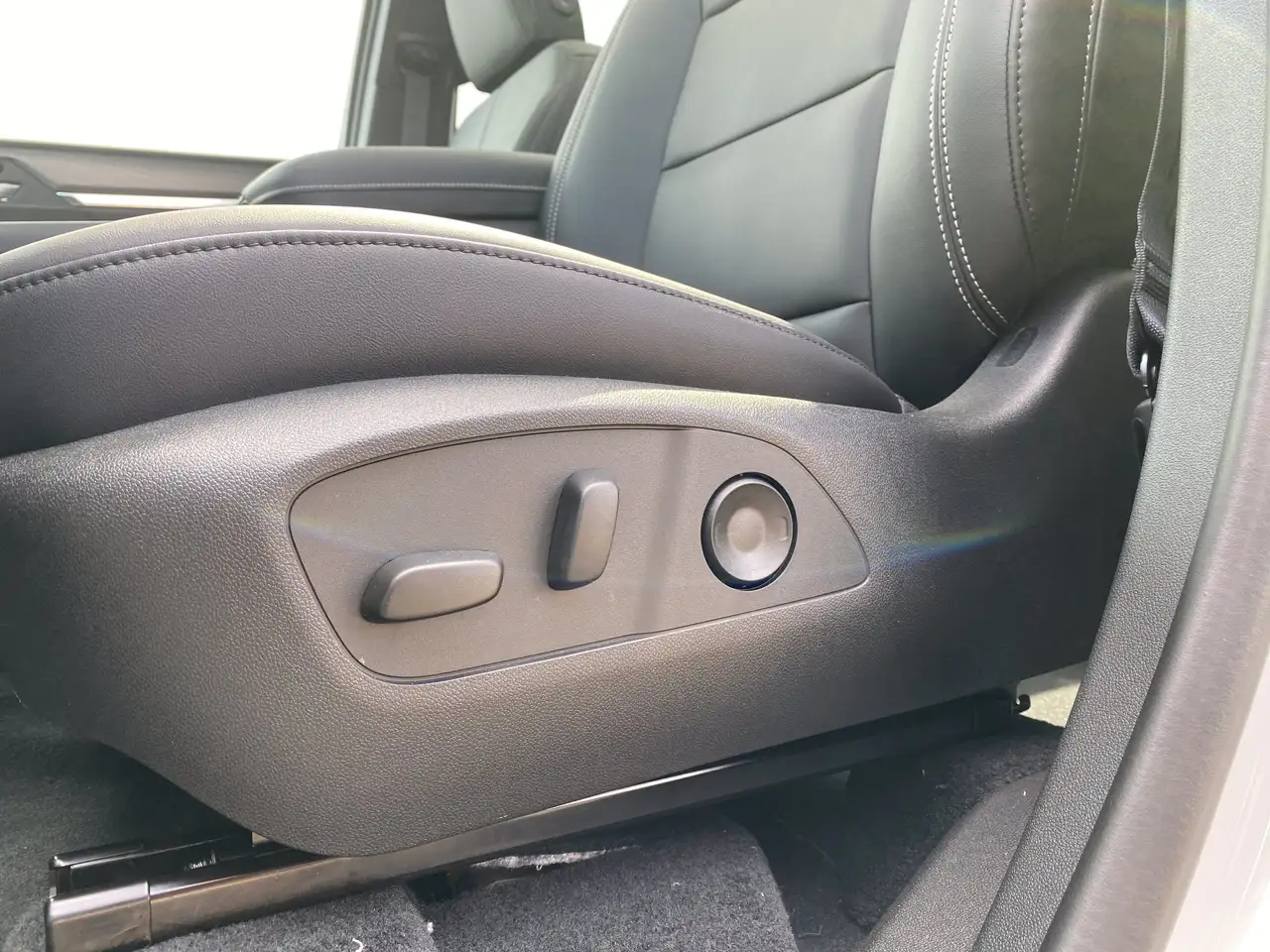 GMC Acadia снимка GMC Acadia