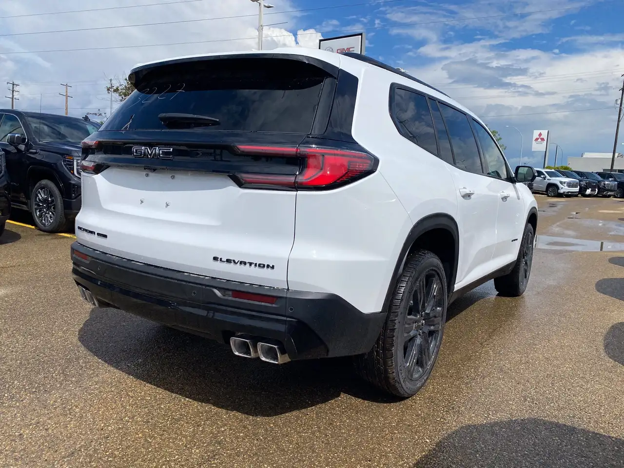 GMC Acadia снимка GMC Acadia
