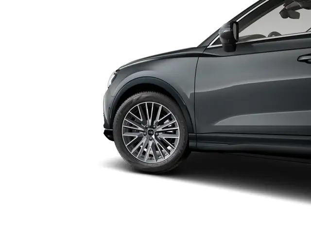 Audi Q3 view 4