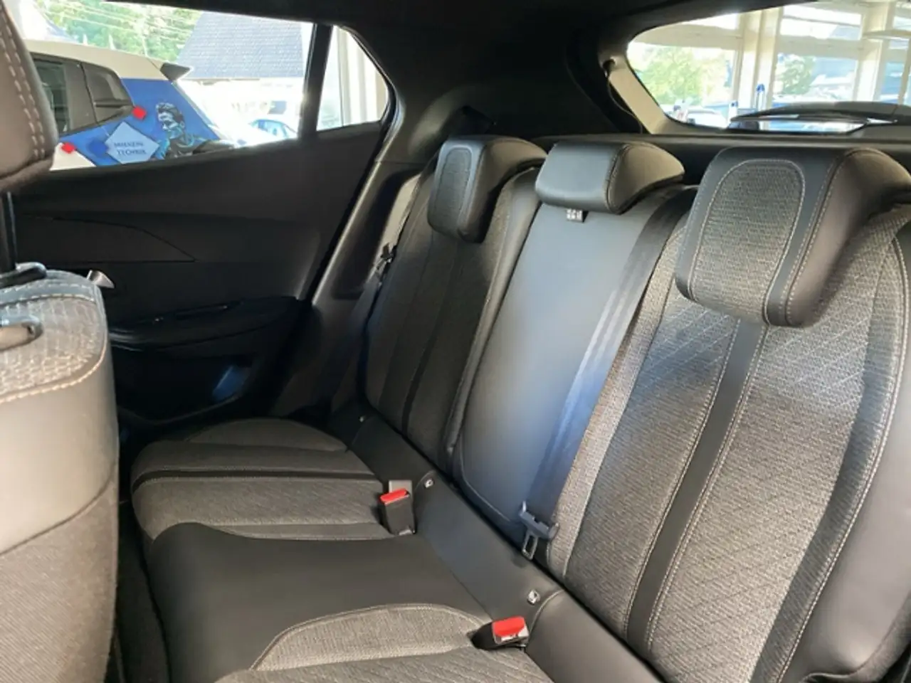 Peugeot 2008 Hybrid 145 DSC6 Allure, миниатюра 11