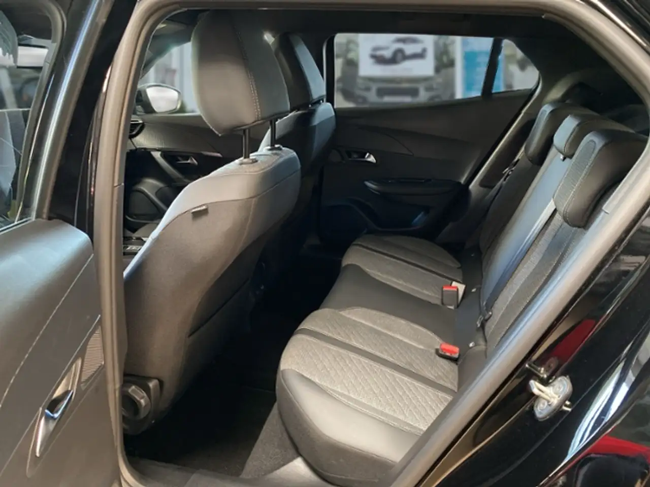 Peugeot 2008 Hybrid 145 DSC6 Allure, миниатюра 10