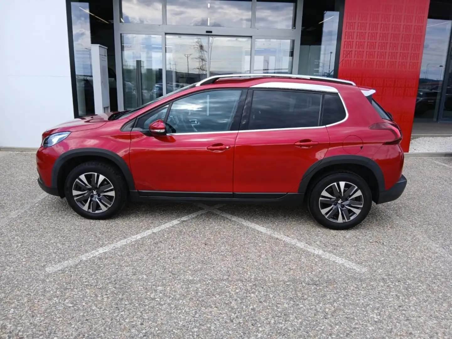 Peugeot 2008 ALL PT 130 Rot - 2