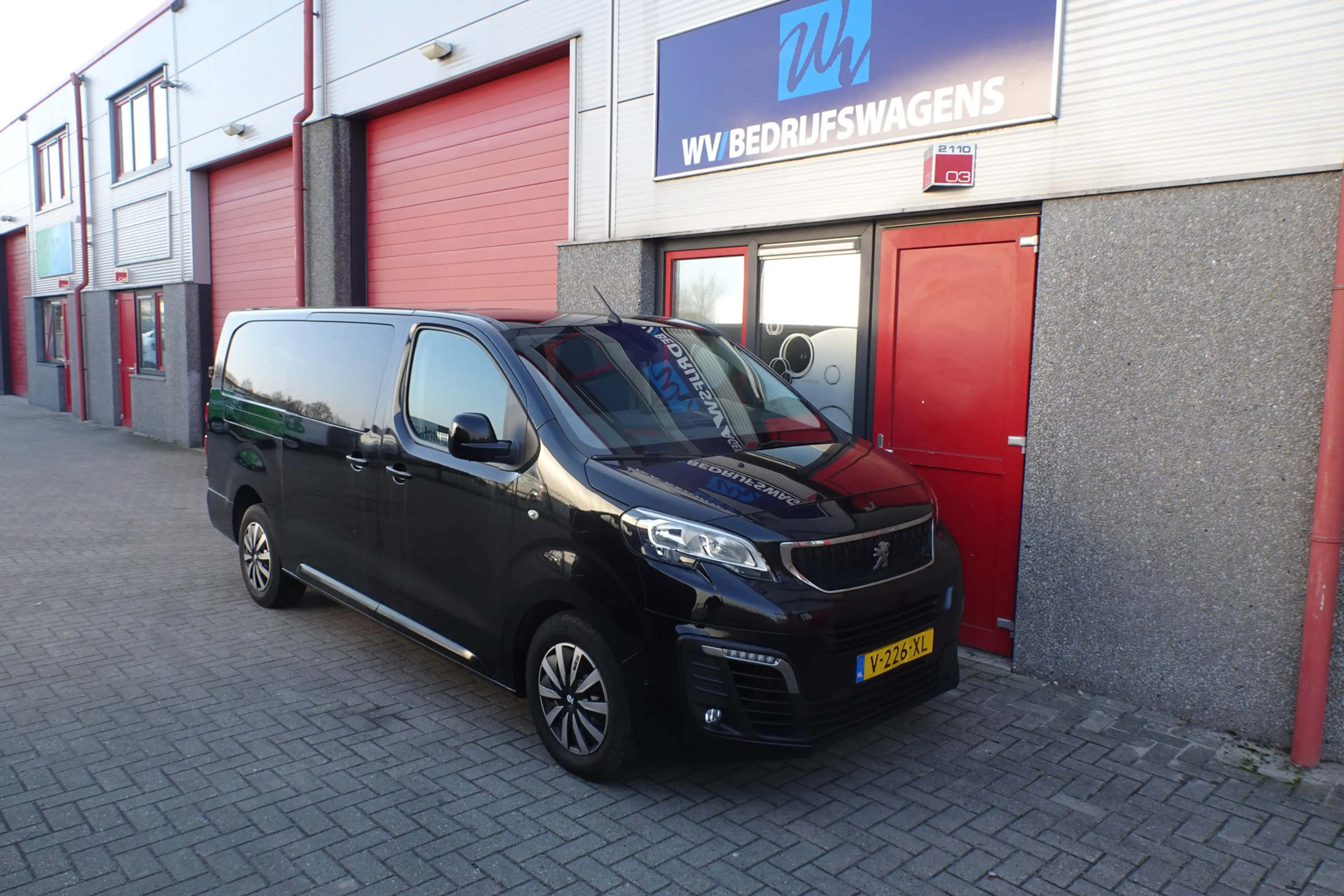 Peugeot Expert 231L 2.0 BlueHDI 120 DC Premium LET OP 1 E VERSNEL — photo 5
