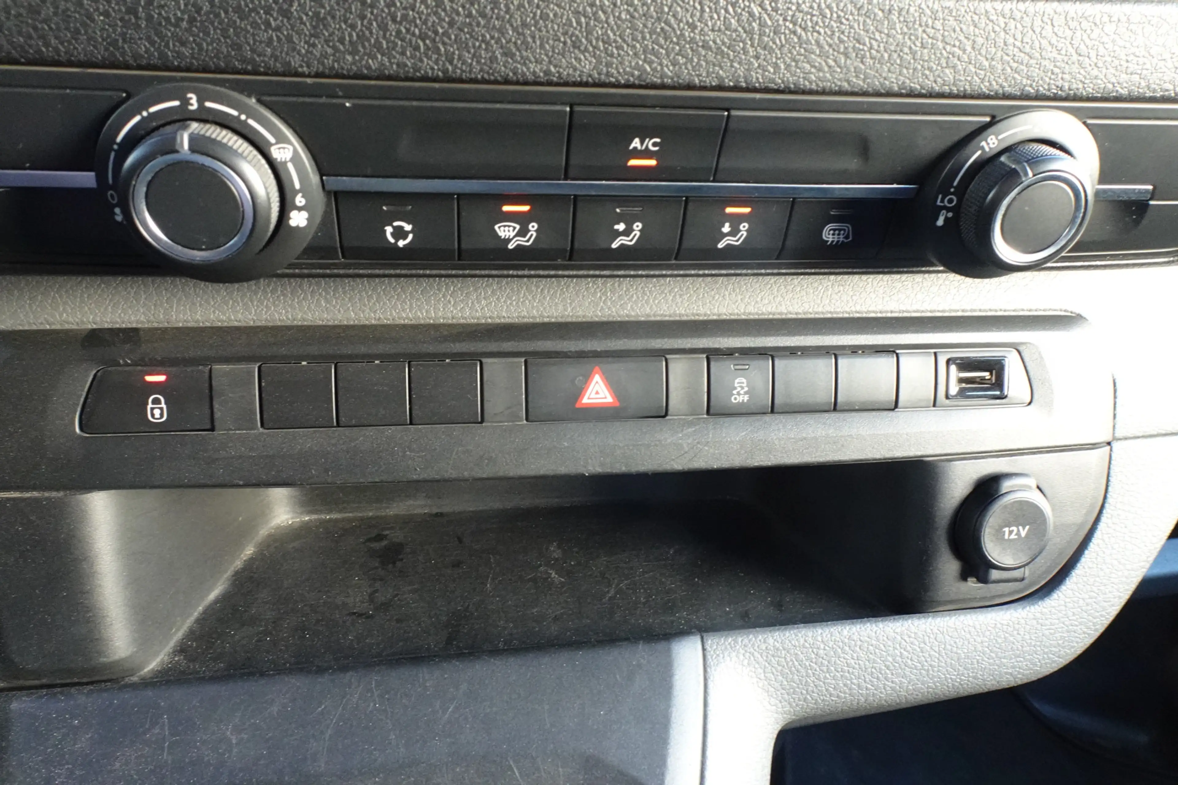 Peugeot Expert 231L 2.0 BlueHDI 120 DC Premium LET OP 1 E VERSNEL — photo 12