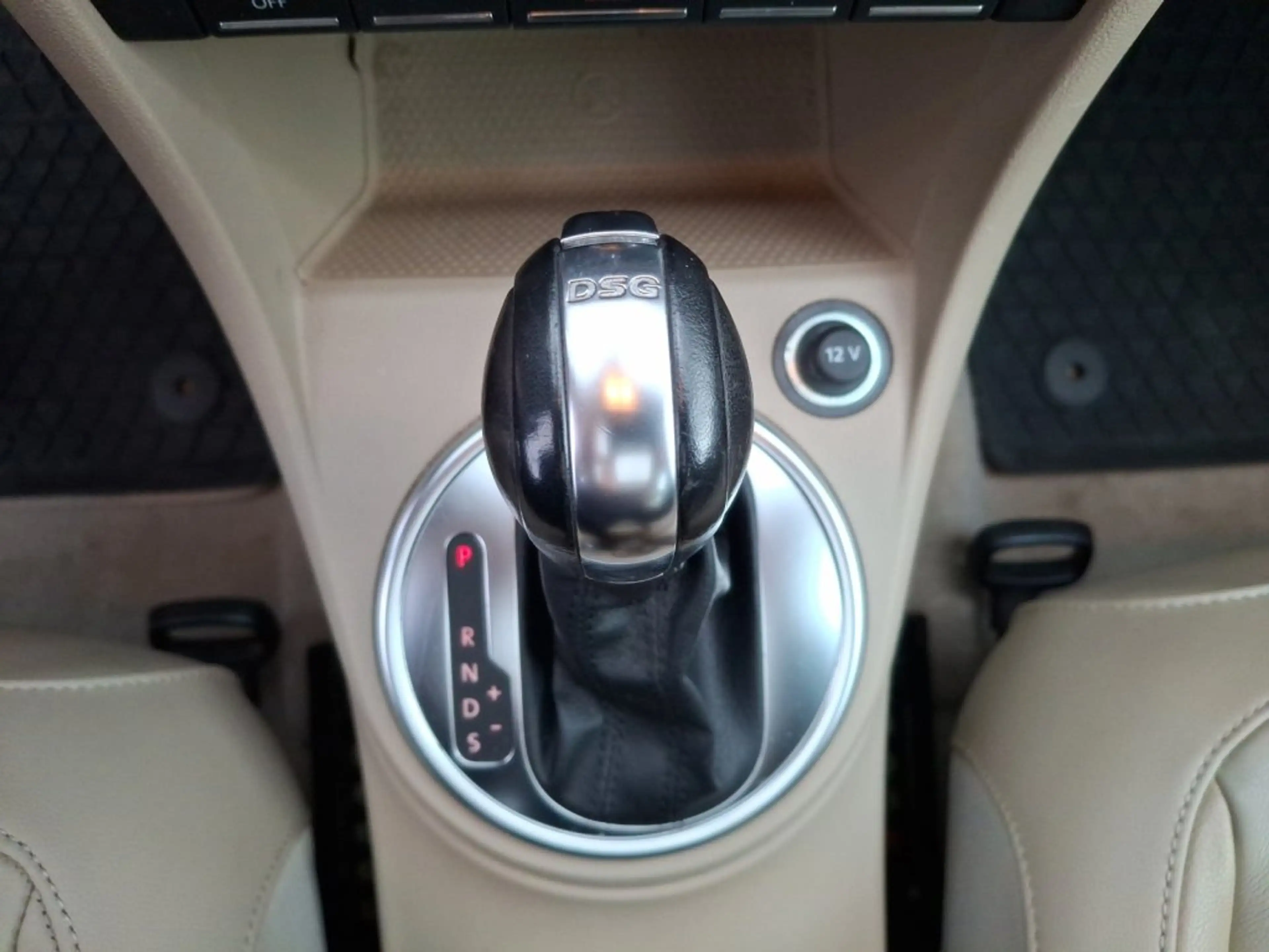 Volkswagen Beetle 1,6 TDI BMT Sky DSG — photo 14