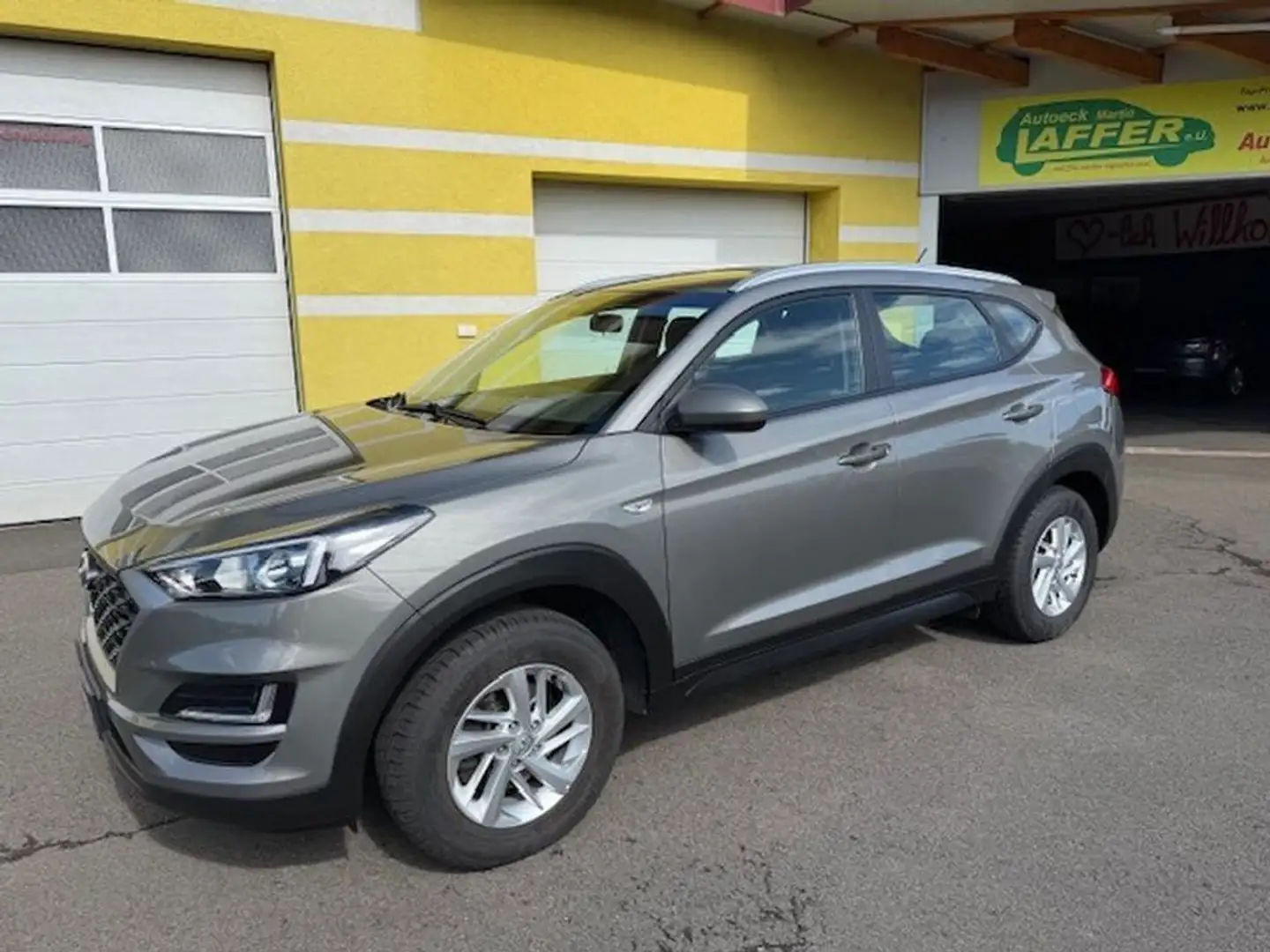 Hyundai TUCSON LEVEL 2 2WD -1Besitz nur 62900km TOP! Grau - 1