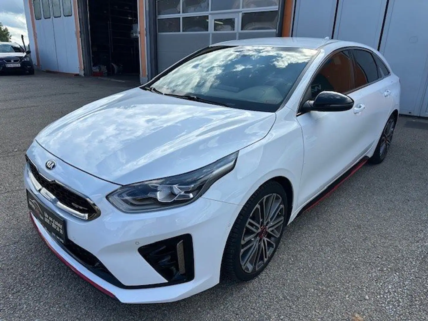 Kia ProCeed / pro_cee'd GT Aut. Weiß - 1