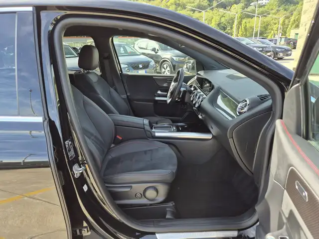 Mercedes-Benz B-Class view 7