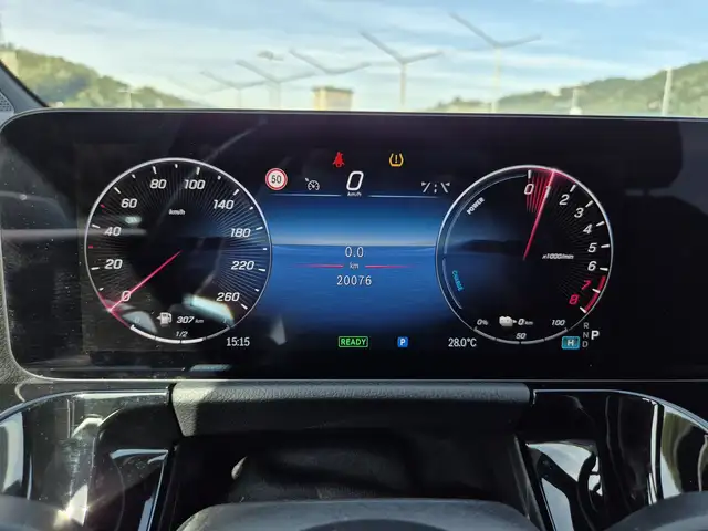 Mercedes-Benz B-Class view 12