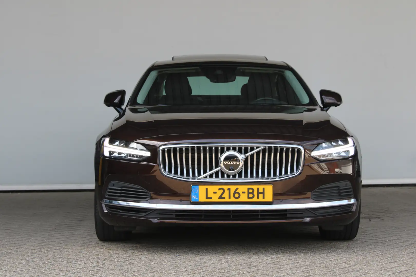 Volvo S90 2.0 T8 AWD Business Pro | Achteruitrijcamera | App Brun - 2