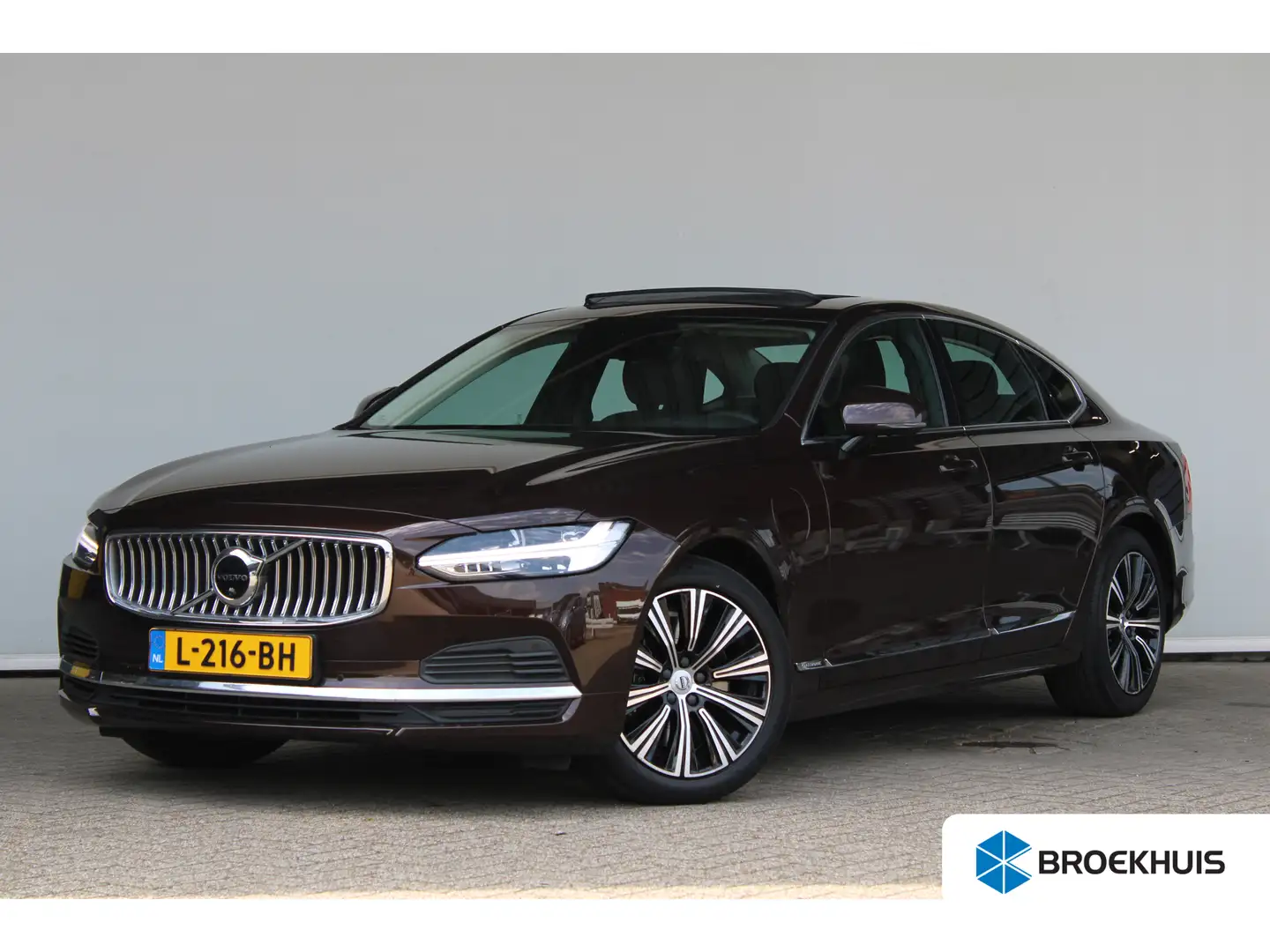 Volvo S90 2.0 T8 AWD Business Pro | Achteruitrijcamera | App Brun - 1