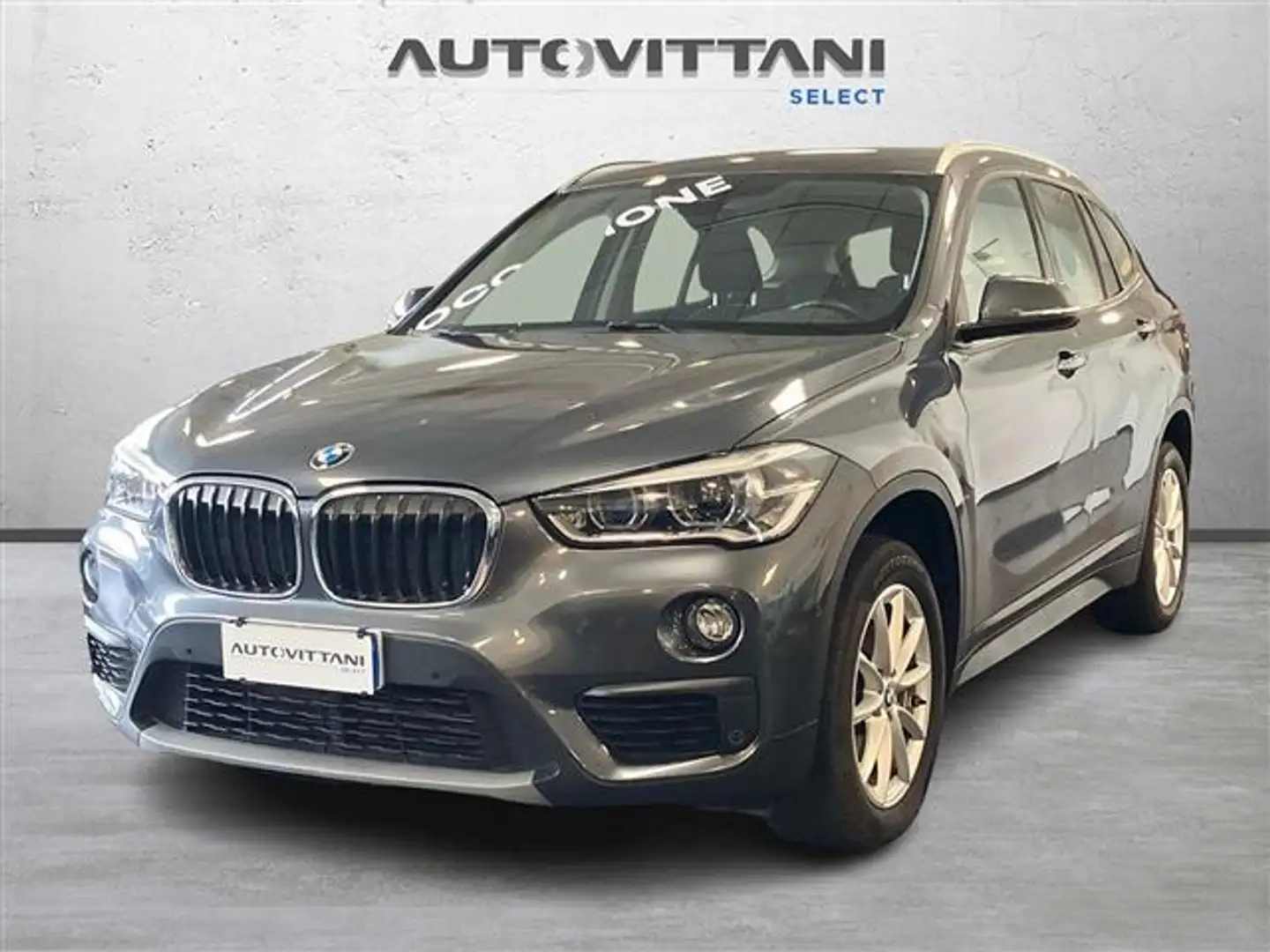 BMW X1 18d sDrive Advantage Steptronic my18 Gris - 1
