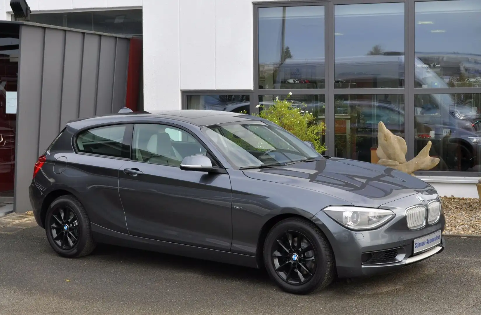 BMW 120 d "URBAN-Line+Aut.+Advantage" Grau - 1