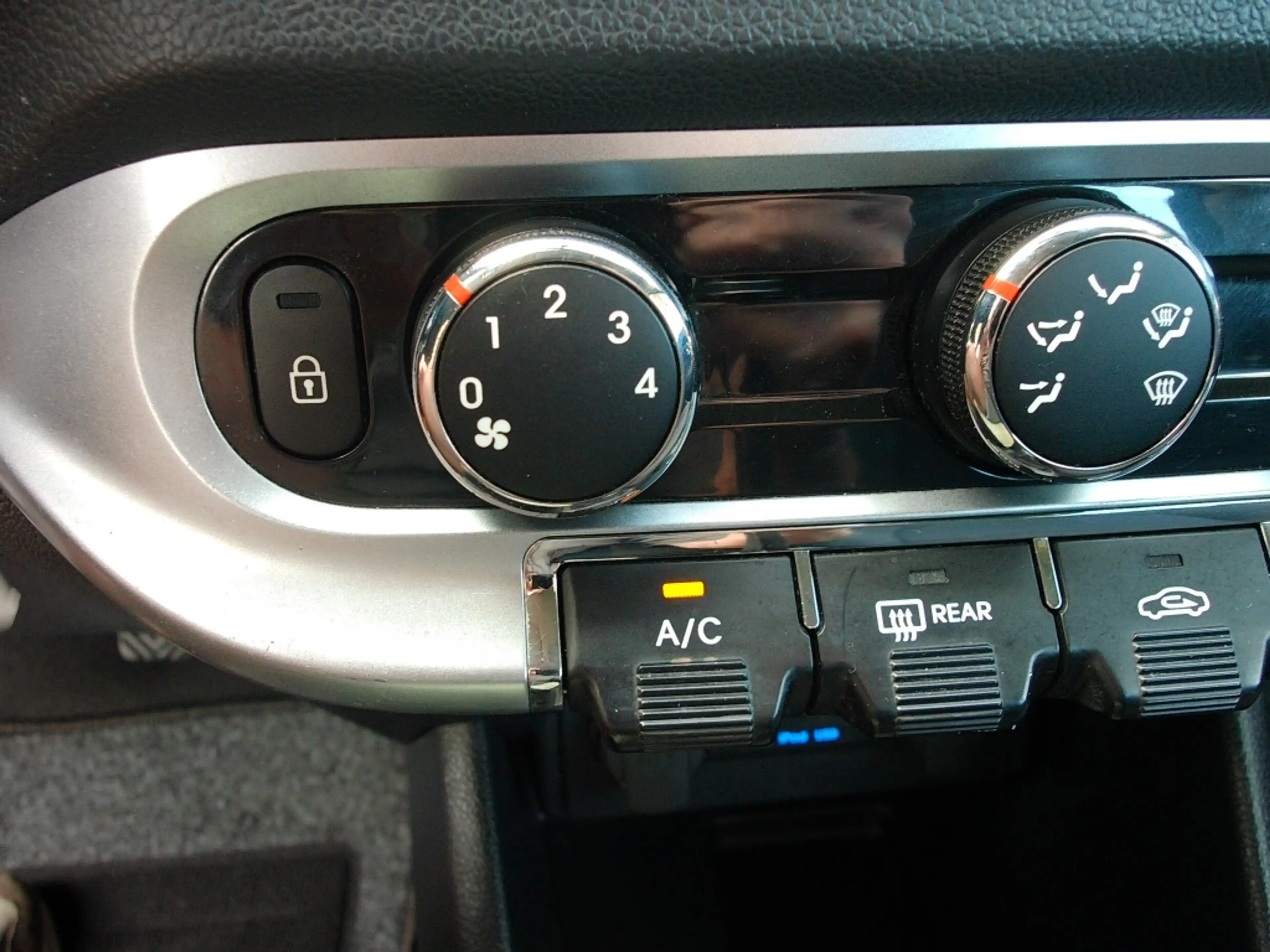 Kia Rio 1.2 CVVT 85pk Eco Dynamics 5D Plus Pack — photo 32