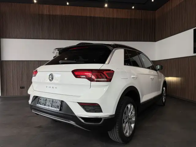 Volkswagen T-Roc view 6