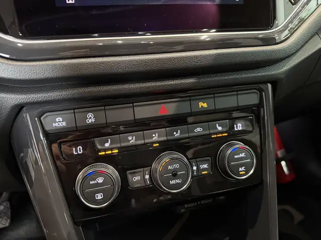 Volkswagen T-Roc view 15