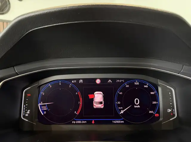 Volkswagen T-Roc view 10