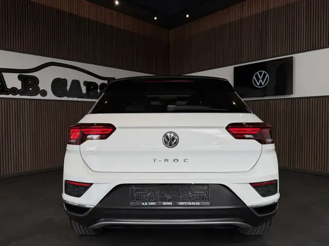 Volkswagen T-Roc view 5