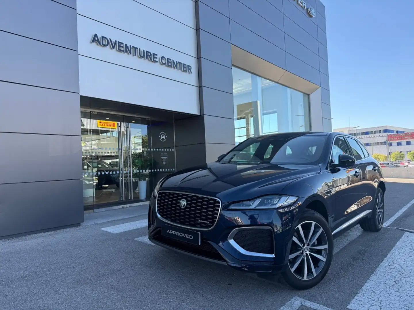 Jaguar F-Pace 2.0D l4 MHEV R-Dynamic S Aut. AWD 204 Modrá - 1