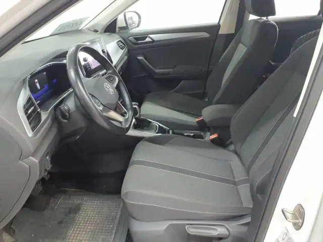 Volkswagen T-Roc view 8